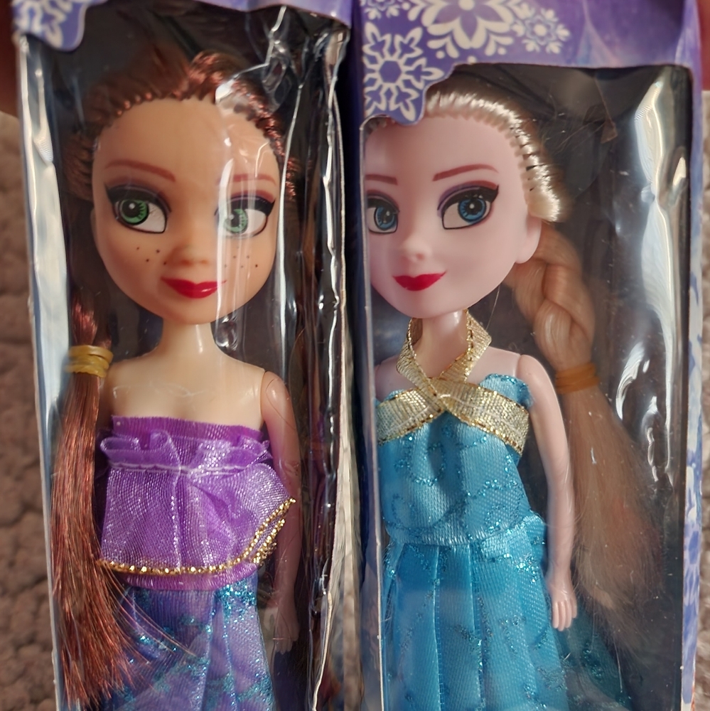 New Frozen and Elisa Dolls. Cute for any girl in your life!✨️